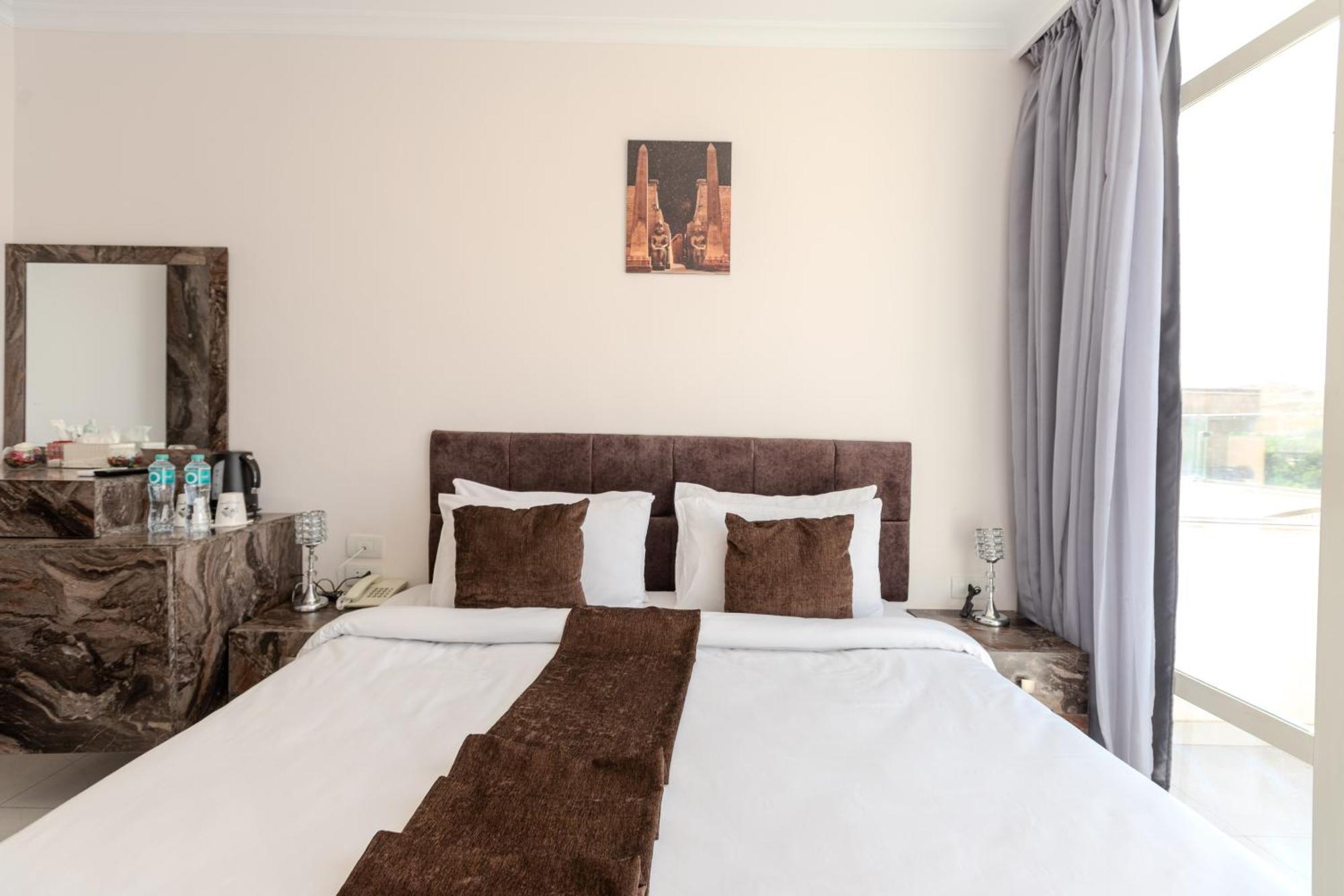 Shadow Pyramids Suites And Jacuzzi Kafrat al Jabal Ngoại thất bức ảnh